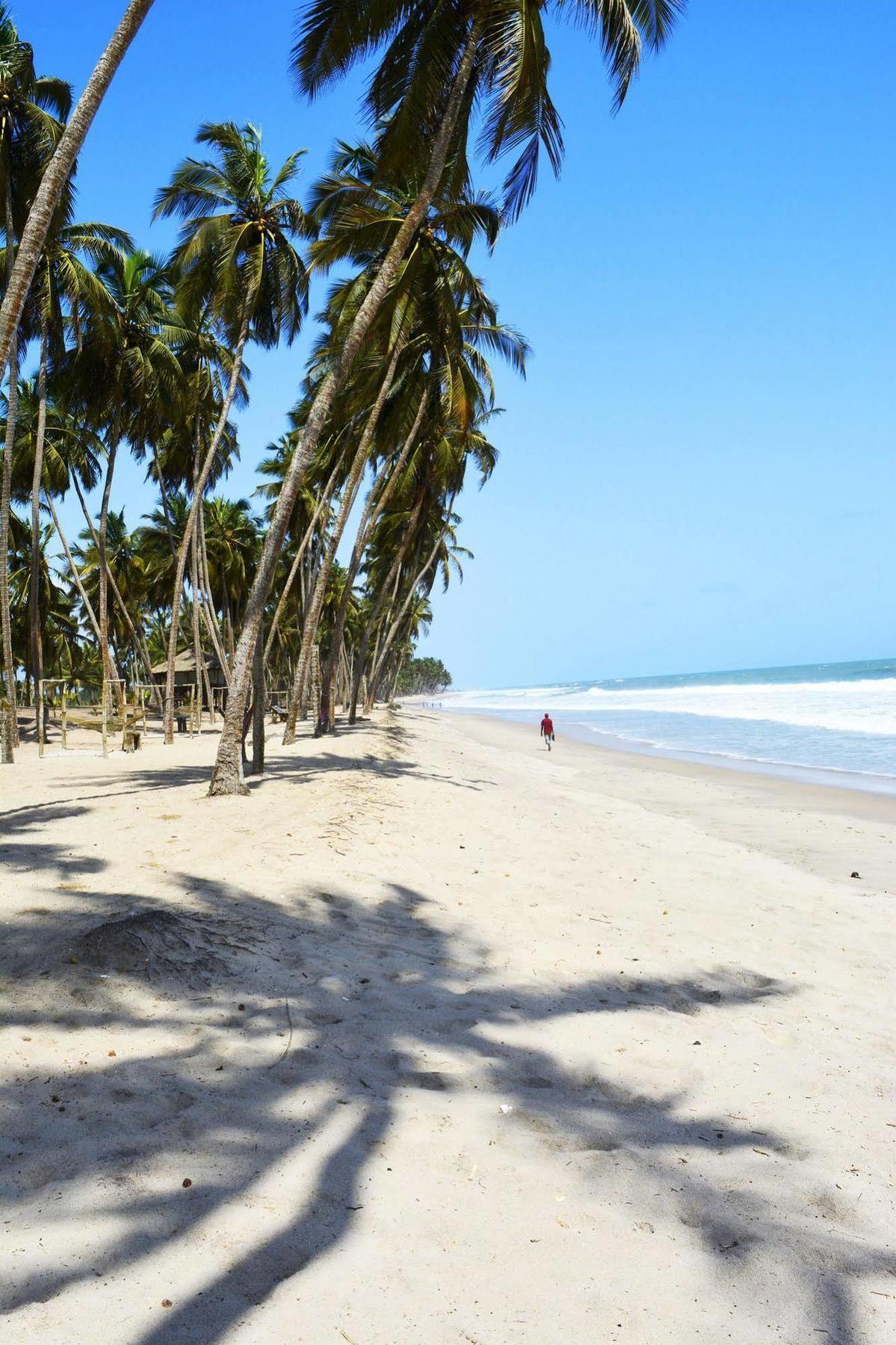 Blue Diamond Beach Resort Apam Exterior foto