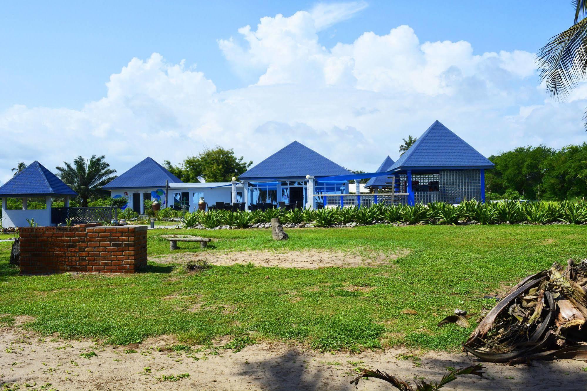 Blue Diamond Beach Resort Apam Exterior foto